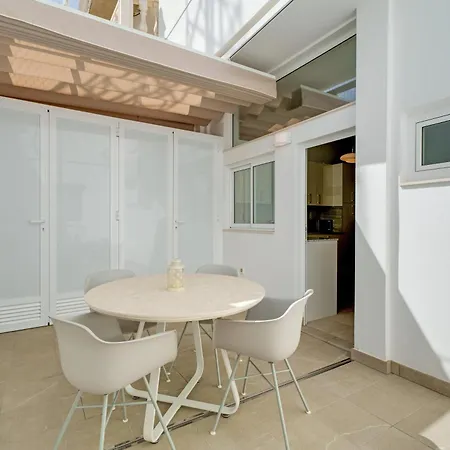 Serenity Apartment *